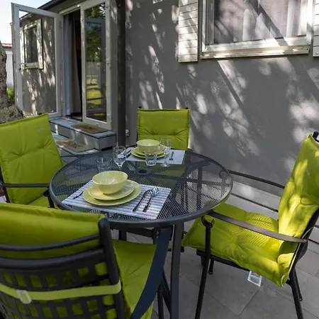 Campeggio 2 Bedroom Cozy Stacaravan In Obrovac