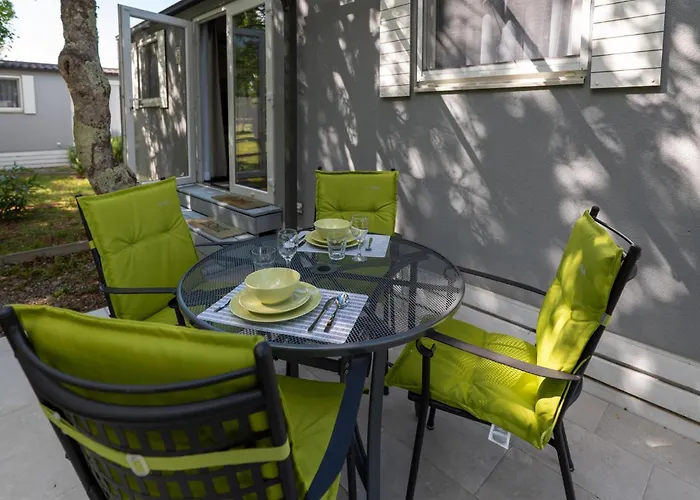 אתר קמפינג 2 Bedroom Cozy Stacaravan In אוברובץ