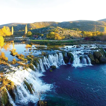 Camping 2 Bedroom Cozy Stacaravan In Obrovac